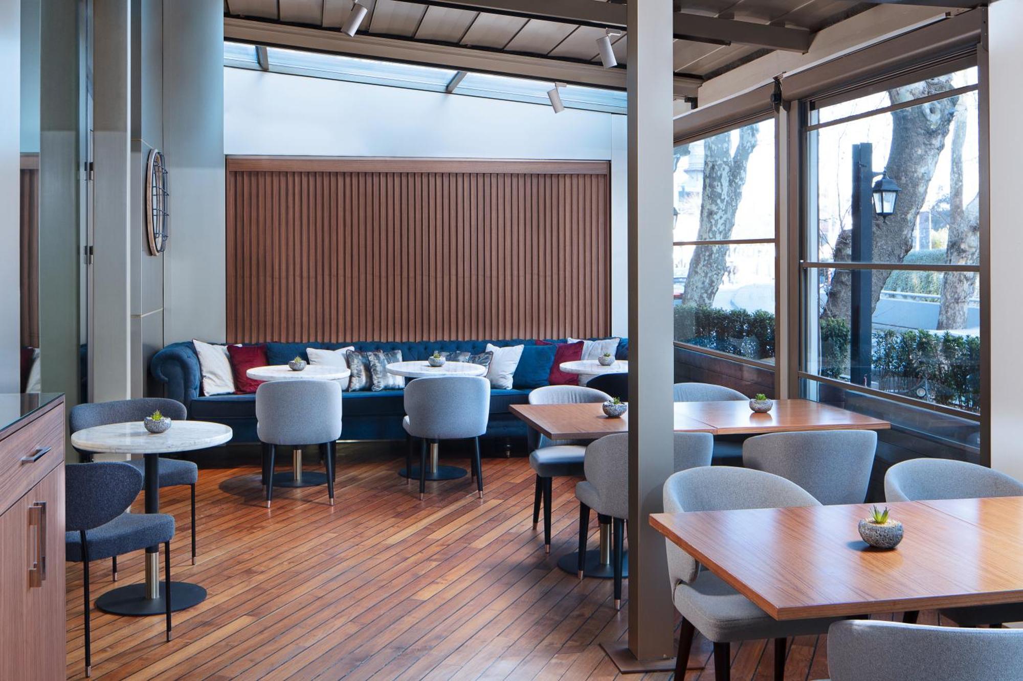 Delta Hotels By Marriott Istanbul Levent Esterno foto